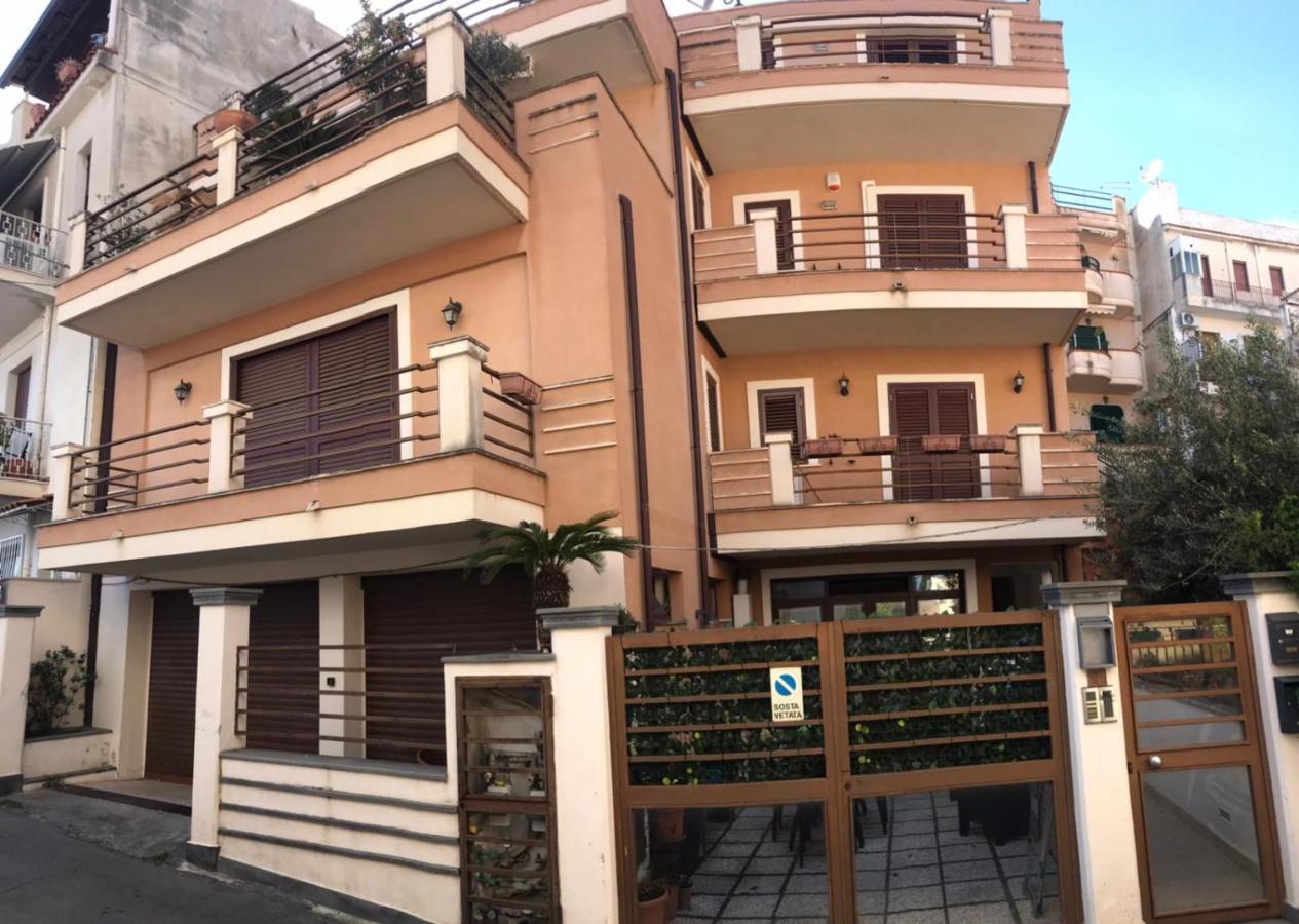 Casa-Lino Delizioso Appartamento Centro Таорміна Екстер'єр фото